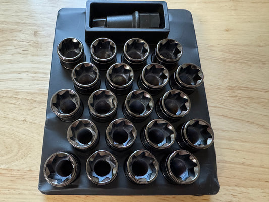 Project Kics Monolith T1 / 07 Lug Nuts M14x1.5