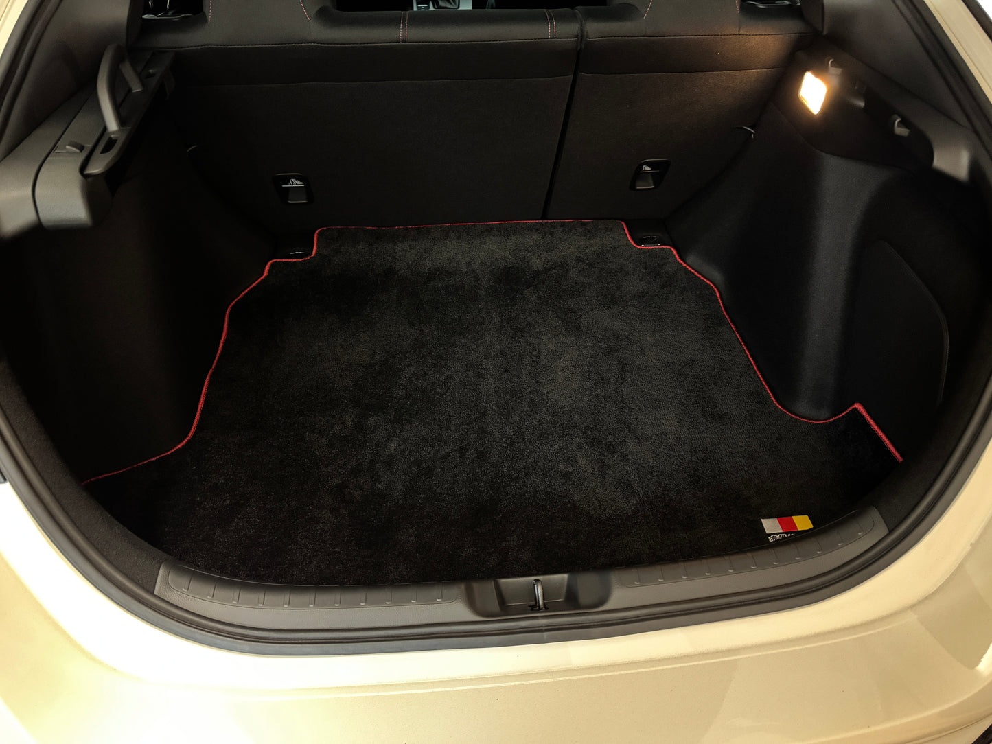 MUGEN SPORTS LUGGAGE MAT - FL5 - 08P11-XNR -K0S0-RD - Black x Red